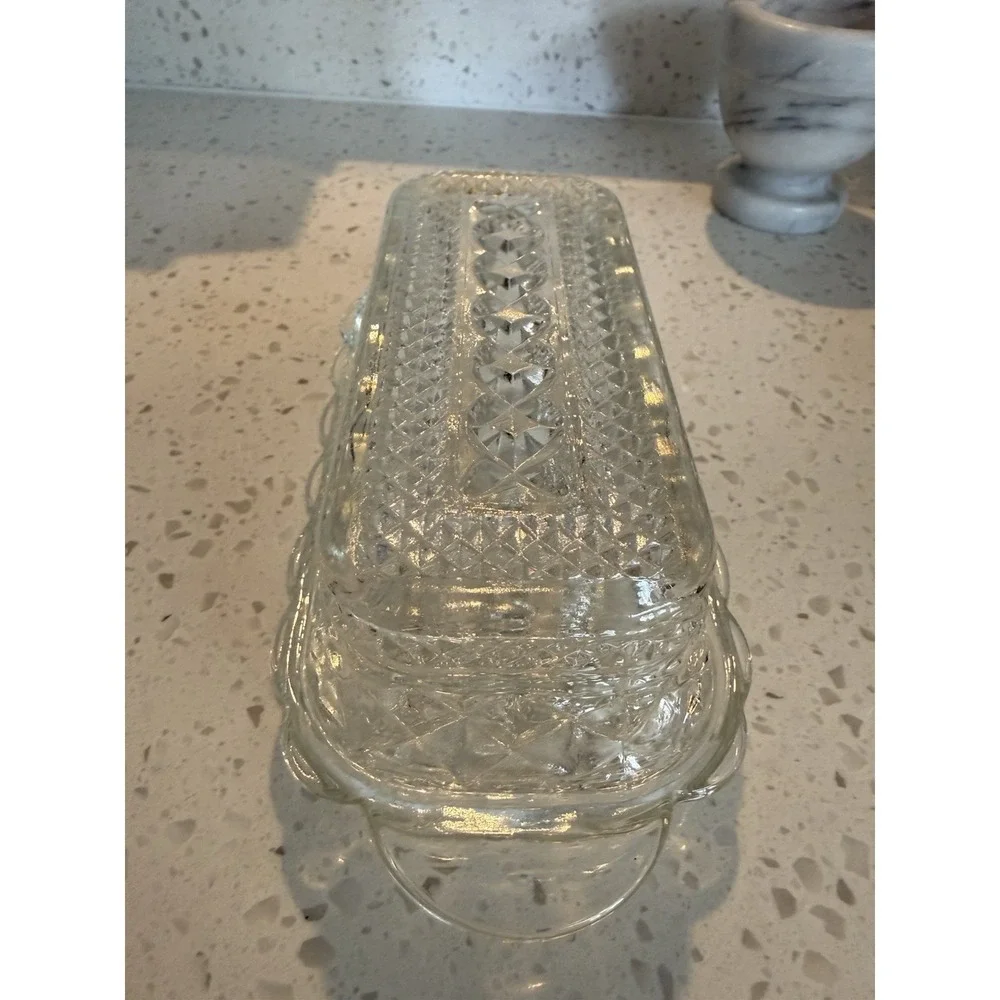 Depression glass‎ vintage Elegant Clear Glass Butter Dish with cover.